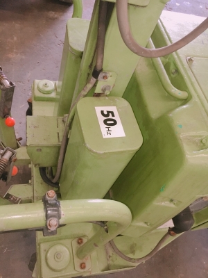 Nikken FKC4041 Tower Light ไฟส่องสว่าง นำเข้าจากญี่ปุ่น สนใจโทร. 080-6565422 (หนิง)