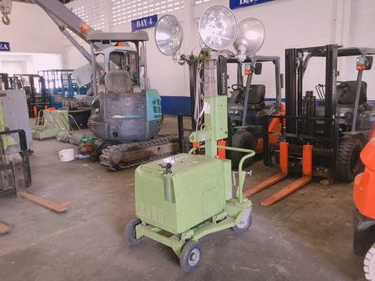 Nikken FKC4041 Tower Light ไฟส่องสว่าง นำเข้าจากญี่ปุ่น สนใจโทร. 080-6565422 (หนิง)