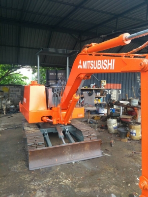รถแบคโฮ MITSUBISHI MA25 รถเก่านอกพึ่งนำเขา ยังไม่เคยใช้งานในไทย เทียบเท่า PC30 ชั่วโมงการทำงาน 3000+ ชั่วโมง เครื่องดี ปั๊มแรง โซ่หนา เอวแน่น พร้อมใช้งาน มีเอกสารใบอินวอยซ์ มี VDO การทำงานให้ชม
