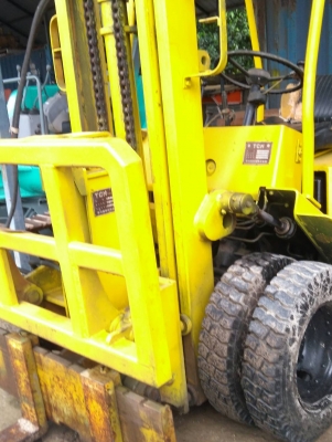 รถฟอร์คลิฟต์ TCM รถเก่านอกพึ่งนำเข้ามา ยังไม่เคยใช้งานในไทย ล้อหน้าคู่ งากระดกยกเท เครื่องดีเซล ISUZU C240 สภาพดี พร้อมใช้งาน มีเอกสารใบอินวอยซ์