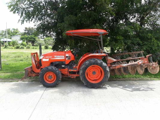 ขายL3608สภาพเดิมๆเครื่องเกียรดี ไฮโลลิกแจ๋วๆมาพร้อมอุปกร4ชิ้น ดันหน้า+ผาน+ โลลตารี่+คราด พร้อมเล่มทะเบียนปี54ครบสนใจ 0933693639 ขายL3608สภาพเดิมๆเครื่องเกียรดี ไฮโลลิกแจ๋วๆมาพร้อมอุปกร4ชิ้น ดันหน้า+ผาน+ โลลตารี่+คราด พร้อมเล่มทะเบียนปี54ครบสนใจ 0933693639