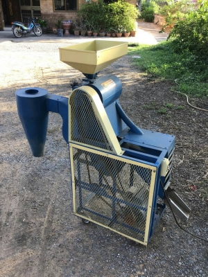 เครื่องสีข้าวสภาพพร้อมใช้งานเลยคับส่งใด้คับ