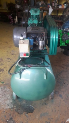 ขายปั๊มลมใต้หวันถึง240ลิตร มอเตอร์5แรง2สายใช้ไฟบ้านสวยมากครับถังสวยไม่ผุ ขาย 28500 บาท ขายปั๊มลมใต้หวันถึง240ลิตร มอเตอร์5แรง2สายใช้ไฟบ้านสวยมากครับถังสวยไม่ผุ ขาย 28500 บาท
