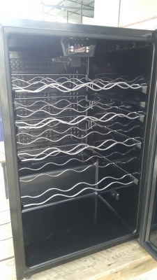 ขายถูก ตู้แช่ไวน์ WINE CHILLER ขนาดบรรจุ 52 ขวด Lebensstil Kollektion รุ่น LKWC5200DCS ขายถูก ตู้แช่ไวน์ WINE CHILLER ขนาดบรรจุ 52 ขวด Lebensstil Kollektion รุ่น LKWC5200DCS