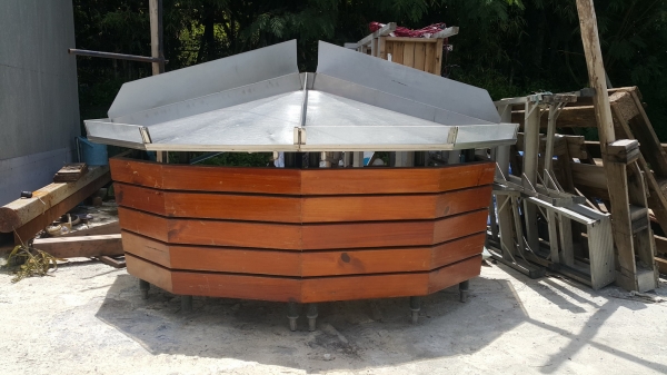 ขายกระบะสแตนเลสโชว์อาหารทะเล หรืออาหารประเภทอื่นๆ พร้อมขาตั้งเหล็กและแผงไม้ และท่อระบายน้ำทิ้งครบชุด