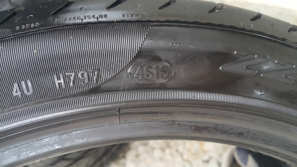 ขายยางรถยนต์ ยี่ห้อ Pirelli รุ่น P ZERO ขนาด 225 /40 ZR18