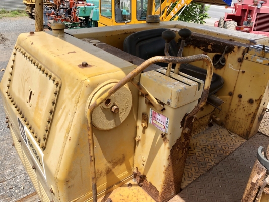 ขายรถตักแทร็คเหล็ก CATERPILLAR 955L สภาพพร้อมใช้งาน นำเข้าจากญี่ปุ่น ติดต่อ 063-9316985 ID LINE : 0639316985 ครับ