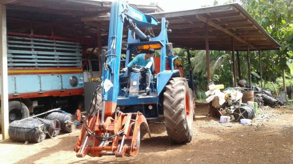 ขายรถคีบอ้อย FORD คีบหลัง เอกสารเล่มทะเบียน