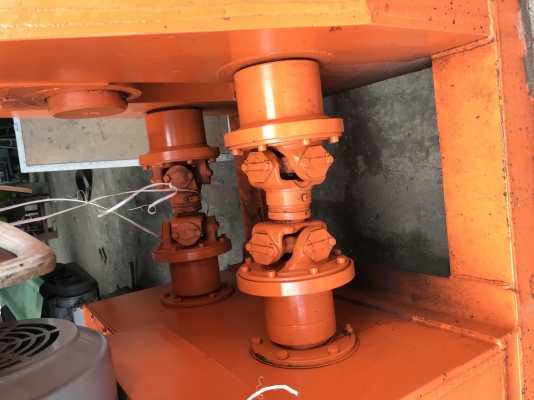 มาแล้วคับเครื่องม้วนเหล็กแผ่นสวยๆขนาดความยาว8ฟุตม้วนหนา12-16มิลเพลาตันลูกบน10"ลูกล่าง8"ตันหัวม้วนแป็ปได้ไฟ380vมอเตอร์20แรงม้ามี2เครื่องให้เลือกใช้ครับ