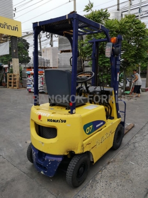 ขายKomatsu FG07-3 น้ำหนักยก700KG เกียร์ธรรมดา