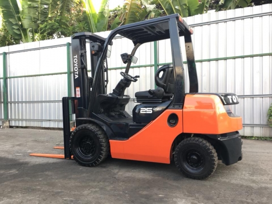 รถนอก TOYOTA 8FD25 ยก2.5 ตัน 4.7 เมตร เสาเข้าตู้ ดีเซล3Z ออโต้ พร้อมใช้งาน 440,000 บาท 094-426-7888 จะเด็ด