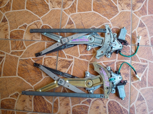 เฟืองยกกระจกไฟฟ้าคู่หน้า TOYOTA COROLLA AE111