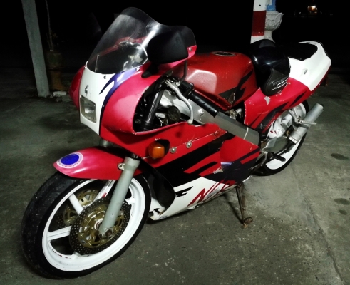 Nsr250 Mc18 รถจอดนานเครื่องกดลงไฟมา Nsr250 Mc18 รถจอดนานเครื่องกดลงไฟมา