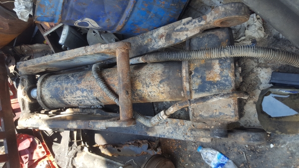 ขายกระบอกดั้ม12ตันราคา18000บาทโทร0643130366