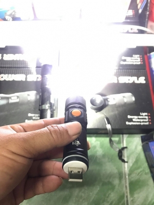 ไฟฉายความสว่างสูง แบบชาร์ท USB หลอดT6