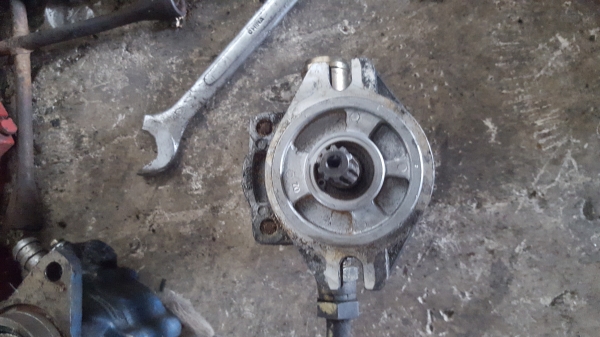 ขายปั้มไฮโดรลิค 3ตัน6 ตัน ราคา6000บาทโทร0643130366