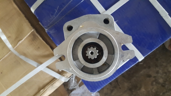 ขายปั้มไฮโดรลิค3ตัน 5 ตัน.  6000 บาทโทร0643130366