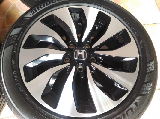 ล้อแม็ก Honda Accord G9 Hybrid ขอบ 17(5/114.3) พร้อมยาง Bridgestone Turanza GR-100  225 50 17 ผลิตปลายปี 2016(ลงพื้น 2017) พร้อมใช้ต่อยาวๆ ขายถูกทั้งชุด 18900.- *** ใส่ฟรี รับเทิร์น รับบัตรเครดิตทุกธนาคาร ส่งทั่วไทย