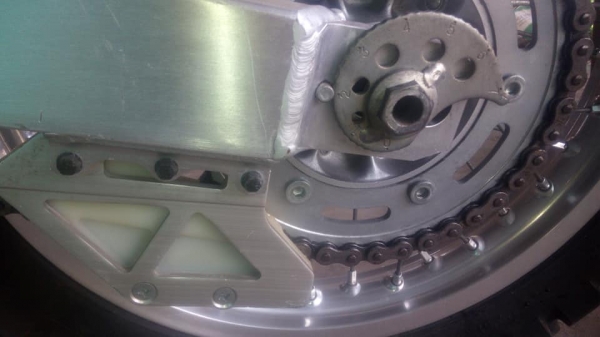 วันนี้ขอนำเสนอDJBEL 250XCปี2002-3ประมาณสภาพน้องๆป้ายแดง. สตาด2ระบบ เก่ายุ่นยังไม่ผ่านมือชายไทย อัดของแต่งเข้าไปเช่น ยางหุ้มโช๊คหน้าโปรกิ๊ฟ ตะแกรงหลังมิเนียม กาดโช๊คหน้า กาดแฮน ฯลฯ รถใสๆสตาด2ระบบไฟหน้าสว่างมากๆ ของเหลวใหม่/_ไส้กรองใหม่/_แบตใหม่ ขับตรึงดีมา