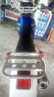 วันนี้ขอนำเสนอDJBEL 250XCปี2002-3ประมาณสภาพน้องๆป้ายแดง. สตาด2ระบบ เก่ายุ่นยังไม่ผ่านมือชายไทย อัดของแต่งเข้าไปเช่น ยางหุ้มโช๊คหน้าโปรกิ๊ฟ ตะแกรงหลังมิเนียม กาดโช๊คหน้า กาดแฮน ฯลฯ รถใสๆสตาด2ระบบไฟหน้าสว่างมากๆ ของเหลวใหม่/_ไส้กรองใหม่/_แบตใหม่ ขับตรึงดีมา