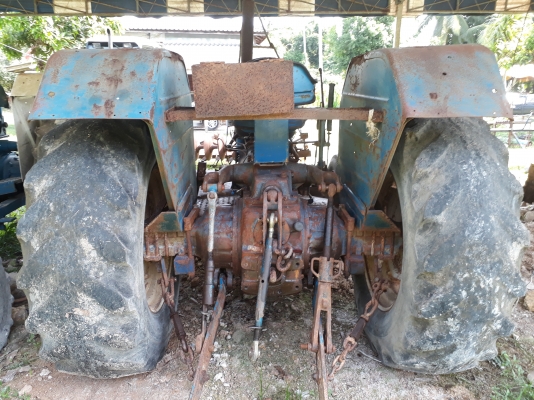 รถแทรกเตอร์ newford