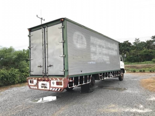 ขาย 275,000 บาท HINO FF177 ตู้ 3 บาน ยาว 7.2 เมตร เครื่อง EH700-168 แรง หัวบาง ยางดี คัสชีสวย เอกสารเล่มทะเบียน  รถอยู่  นครปฐม โทร 0610710295  สนใจ รายการสินค้า อื่นๆ ที่ เว็ปไชค์ Truck2Hand  https://www.truck2hand.com/index.php?actions=content/search&am