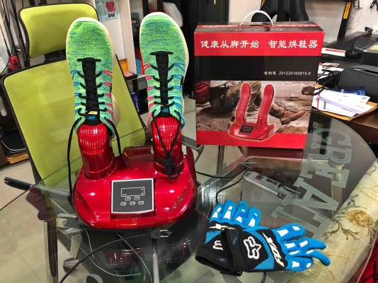 เครื่องอบโอโซน หมวกกันน๊อค ทุงมือ รองเท้า SALE 1,500b.