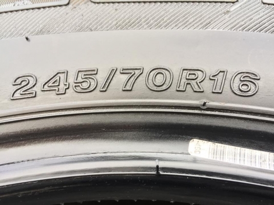 ยาง Bridgestone 245 70 16 ปลายปี17 มีให้เลือก5ชุด ดอกเต็ม ไม่มีปะ เนื้อนิ่มๆ ใช้ยาว ราคาไม่แพง