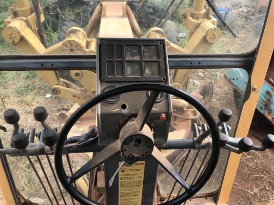 ขาย 895,000 รถเกรด GALION 850B สภาพสวยกิปพร้อมใช้ เครื่องดี เกียร์แรง (เปลี่ยน ใบมีด 14 ฟุต) ระบบไฮโดลิกพร้อม. เอกสารเล่มทะเบียน  รถอยู่  อุดรธานี  โทร 0610710295  สนใจ รายการสินค้า อื่นๆ ที่ เว็ปไชค์ Truck2Hand  https://www.truck2hand.com/index.php?actio