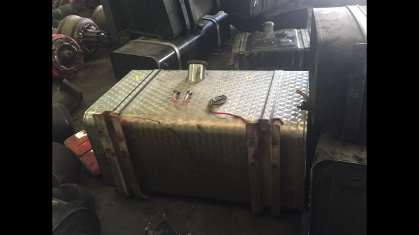 ขายถังน้ำมันสแตนเลส 300 ลิตรจากญี่ปุ่น