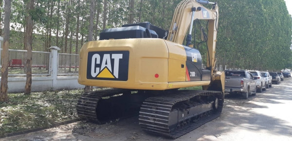 ขายๆๆCAT318D2L เอกสารแจ้งจำหน่าย 7,000ชม. สภาพนางฟ้าชัดๆ เหมือนออกรถใหม่ เอวไม่มีรอยเยิ้ม บุ้งกี๋ยังไม่เคยใช้งานเลย สีช่วงล่างยังไม่ถลอก ไม่เคยลุยงานหนักราคาเบาๆ 1,890,000บาท เงินสดลดได้ไม่พอเราจัดแนนท์ให้(โทร)????  (line)099-0035892 (/) 084-3923995 ดูรถ