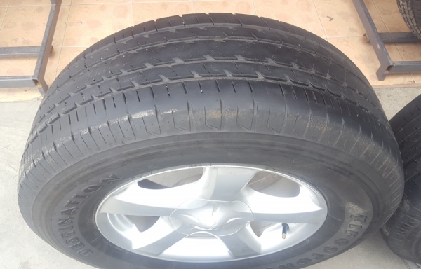 ขายล้อISUZU V Cross17 ยาง265/65/17 ปี 17 4 ล้อ ขายล้อISUZU V Cross17 ยาง265/65/17 ปี 17 4 ล้อ