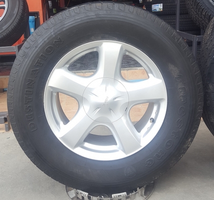 ขายล้อISUZU V Cross17 ยาง265/65/17 ปี 17 4 ล้อ ขายล้อISUZU V Cross17 ยาง265/65/17 ปี 17 4 ล้อ
