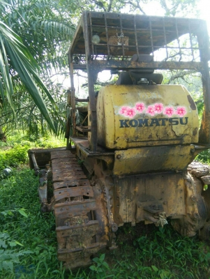 ขายรถแทรคเตอร์ KOMATSU D50A-15 ห้องเลี้ยวน้ำมัน ราคา 250000