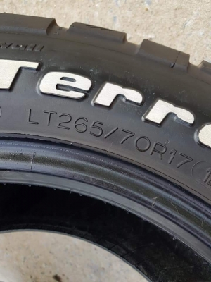 ขายยาง BF KM2 ขอบ 17 265/70/17