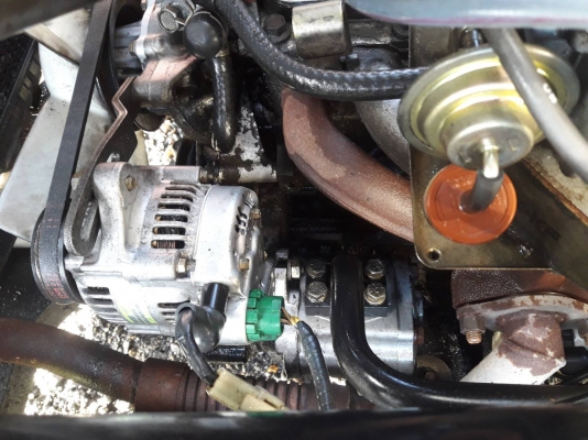 ขายรถยก KOMATSU FG15-15 เครื่องเบนซิน เกียร์ธรรมดา ยกได้1.5ตัน เสา3เมตร ยางลมหน้าตันหลัง ติดต่อ 098-7962549