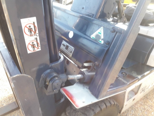 ขายรถยก KOMATSU FG15-15 เครื่องเบนซิน เกียร์ธรรมดา ยกได้1.5ตัน เสา3เมตร ยางลมหน้าตันหลัง ติดต่อ 098-7962549