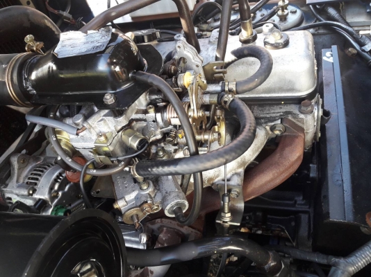 ขายรถยก KOMATSU FG15-15 เครื่องเบนซิน เกียร์ธรรมดา ยกได้1.5ตัน เสา3เมตร ยางลมหน้าตันหลัง ติดต่อ 098-7962549