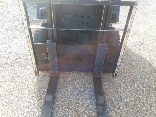 ขายรถยก KOMATSU FG15-15 เครื่องเบนซิน เกียร์ธรรมดา ยกได้1.5ตัน เสา3เมตร ยางลมหน้าตันหลัง ติดต่อ 098-7962549