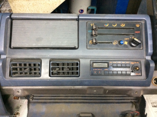 คอนโซลพร้อมมิเตอร์ Isuzu FRR Rocky