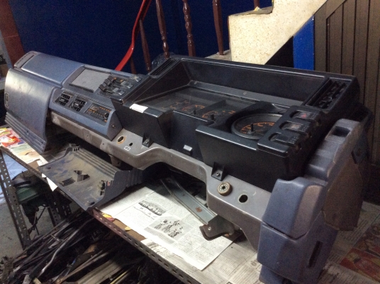 คอนโซลพร้อมมิเตอร์ Isuzu FRR Rocky