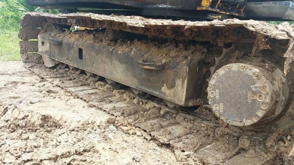 ขาย 255,000 KOMATSU pc 120-3 บูมอามยาว เครื่อง ISUZU 6BD  ปั๊มดี เอวแน่น ช่วงล่างดี พร้อมใช้งาน รถอยู่ ร้อยเอ็ด 090-772-3710 090-772-3708