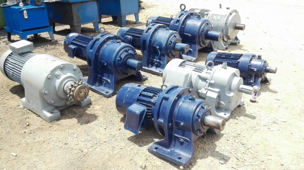 มอเตอร์เกียร์ทด เข้าใหม่ 8 ตัว 380V สภาพสวยวิ่งนิ่มพร้อมใช้งานทุกตัว มอเตอร์เกียร์ทด เข้าใหม่ 8 ตัว 380V สภาพสวยวิ่งนิ่มพร้อมใช้งานทุกตัว