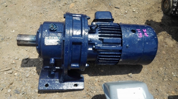 มอเตอร์เกียร์ทด เข้าใหม่ 8 ตัว 380V สภาพสวยวิ่งนิ่มพร้อมใช้งานทุกตัว มอเตอร์เกียร์ทด เข้าใหม่ 8 ตัว 380V สภาพสวยวิ่งนิ่มพร้อมใช้งานทุกตัว