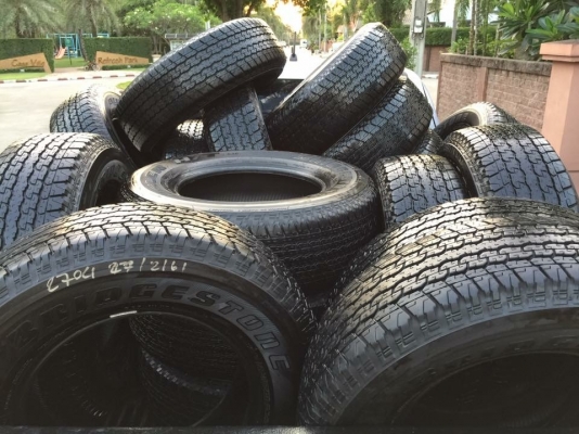 ยาง Bridgestone 245 70 16 ปลายปี17 มีให้เลือก5ชุด ดอกเต็ม ไม่มีปะ เนื้อนิ่มๆ ใช้ยาว ราคาไม่แพง