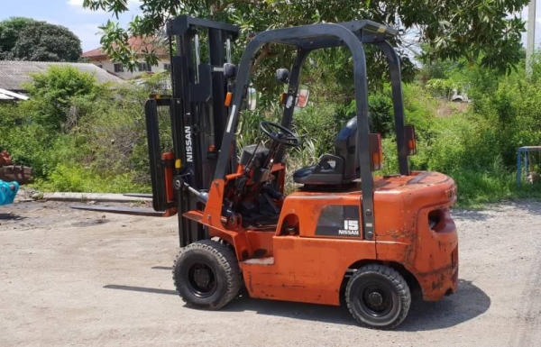 ขายด่วน85,000บาทรถยกนิสัน18FG15ยก1.5ตันเสาสูง3เมตรเกียออโต้ขับง่ายๆยกจริงได้รถนอกนำเข้ายังไม่เคยใช้งานในเมืองไทยเลย