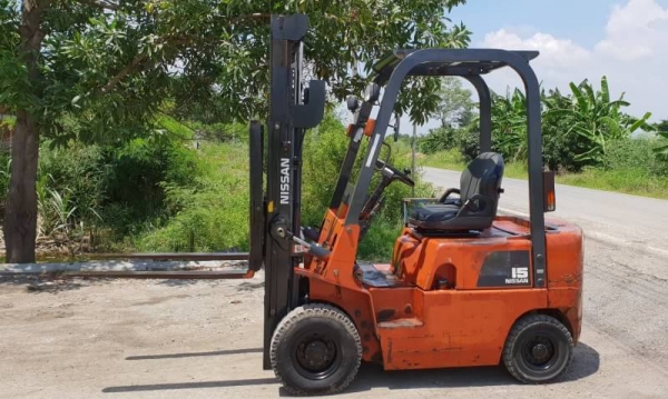 ขายด่วน85,000บาทรถยกนิสัน18FG15ยก1.5ตันเสาสูง3เมตรเกียออโต้ขับง่ายๆยกจริงได้รถนอกนำเข้ายังไม่เคยใช้งานในเมืองไทยเลย