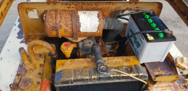 ขายด่วน135,000รถตักยกโคมัสซูSK07ตักยก0.7ตันคิวยกสูง2.5เมตรรถขับเคลื่อน4ล้อระบบเกียทอกรถนอกเพื่งนำเข้ามายังไม่เคยใช้งานในเมืองไทยเลย