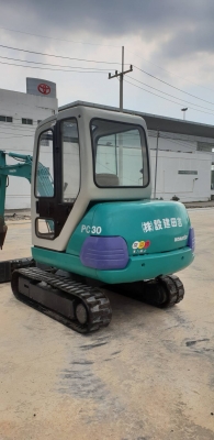 รถแบคโฮ  Komatsu จากญี่ปุ่น PC30-7 ใบมีดปรับได้6ทิศทาง  ไม่เคยใช้ในไทย