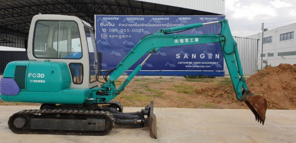 รถแบคโฮ  Komatsu จากญี่ปุ่น PC30-7 ใบมีดปรับได้6ทิศทาง  ไม่เคยใช้ในไทย
